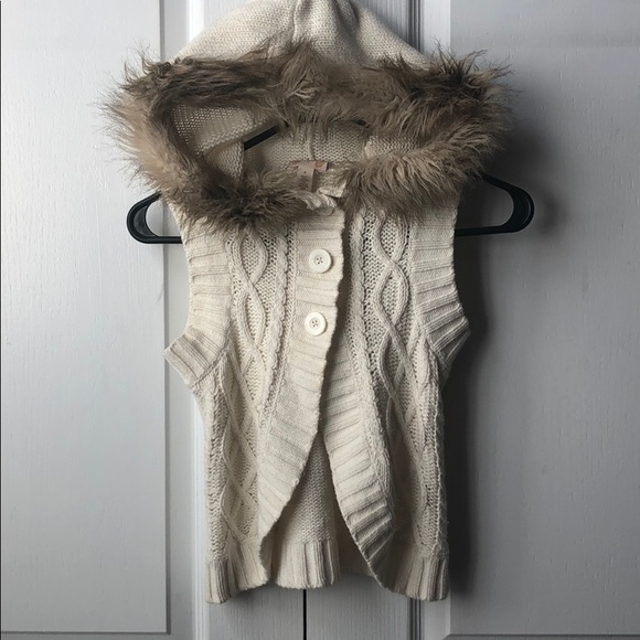 Ivory Sweater Vest - Picture 4 of 4